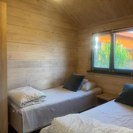 Nad Stawem Mazury D5 شاليه *